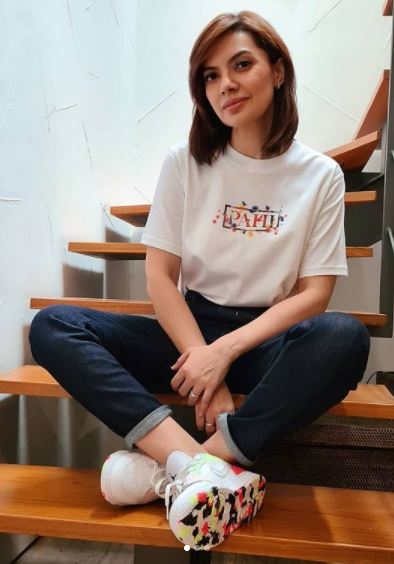 10 Potret Najwa Shihab pakai sneakers, tetap kece meski usia kepala 4