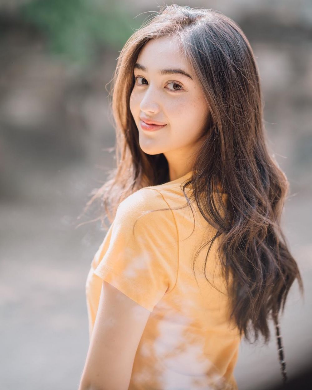 Nama asli 10 pesinetron blasteran ini panjang, ada Celine Evangelista