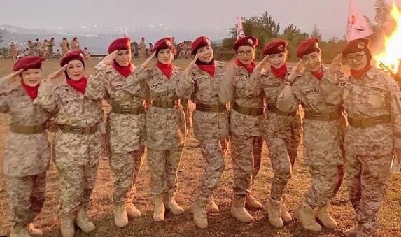 10 Potret Mulan Jameela bersama anggota DPR, gayanya bak sosialita