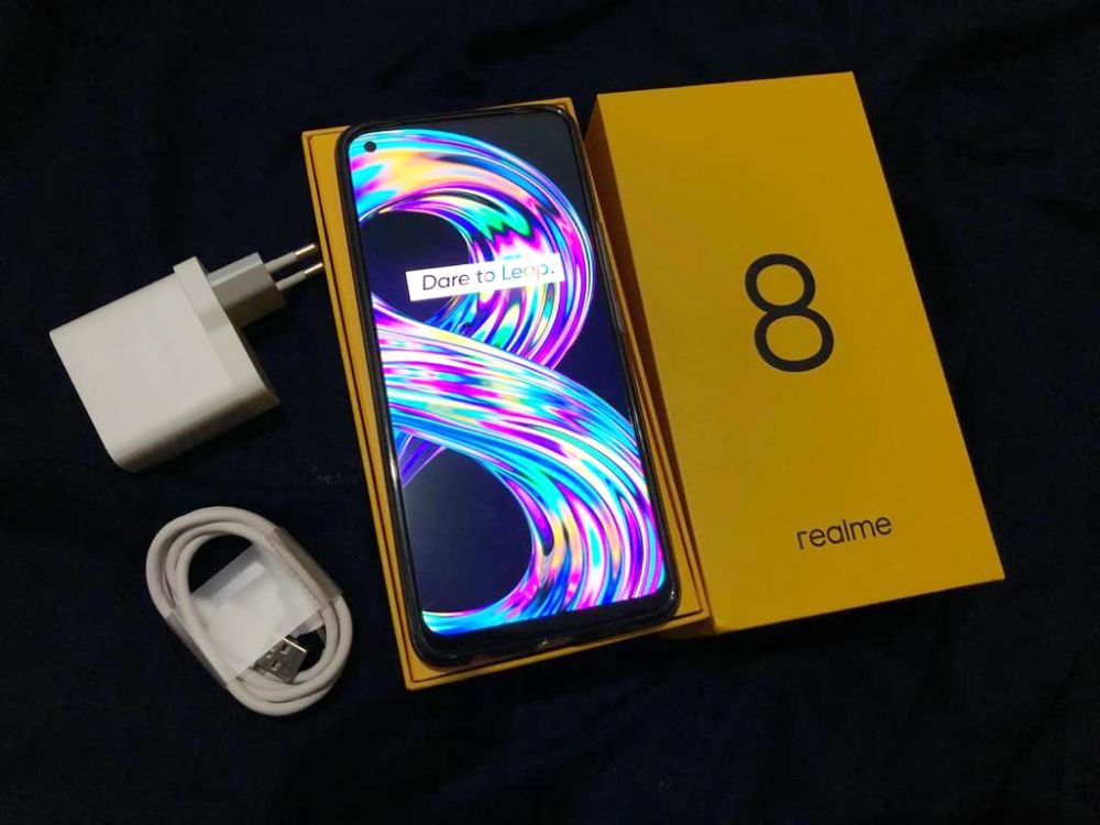 Realme 8, smartphone paling stylish berdesain premium futuristik