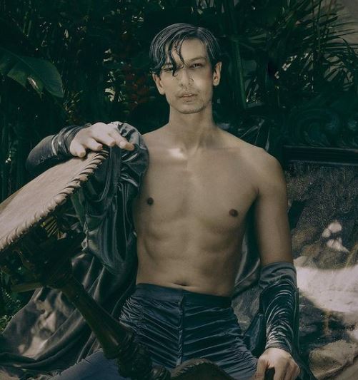 10 Gaya pemotretan Dimas Beck bertema The Waking Dream Series