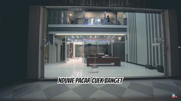 10 Potret kantor baru Denny Caknan, kamar pribadinya curi perhatian