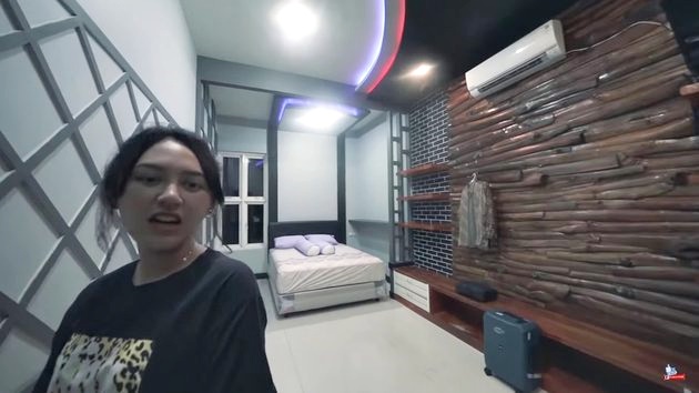 10 Potret kantor baru Denny Caknan, kamar pribadinya curi perhatian