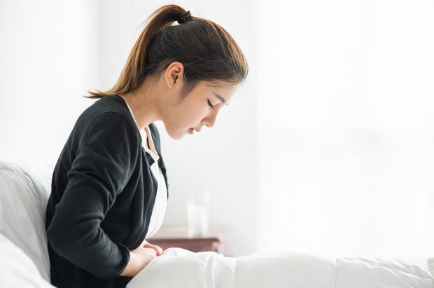 10 Cara atasi perut begah saat berbuka puasa