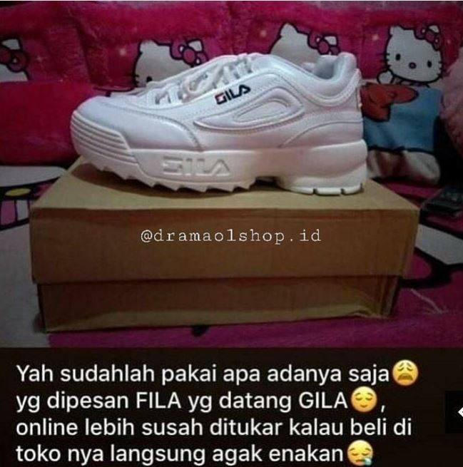 10 Momen apes beli sepatu dan sandal di online shop, nyesek banget