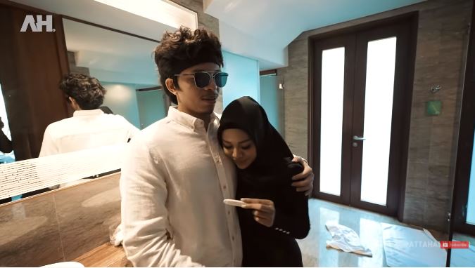 10 Momen Aurel Hermansyah tes kehamilan, Atta borong test pack