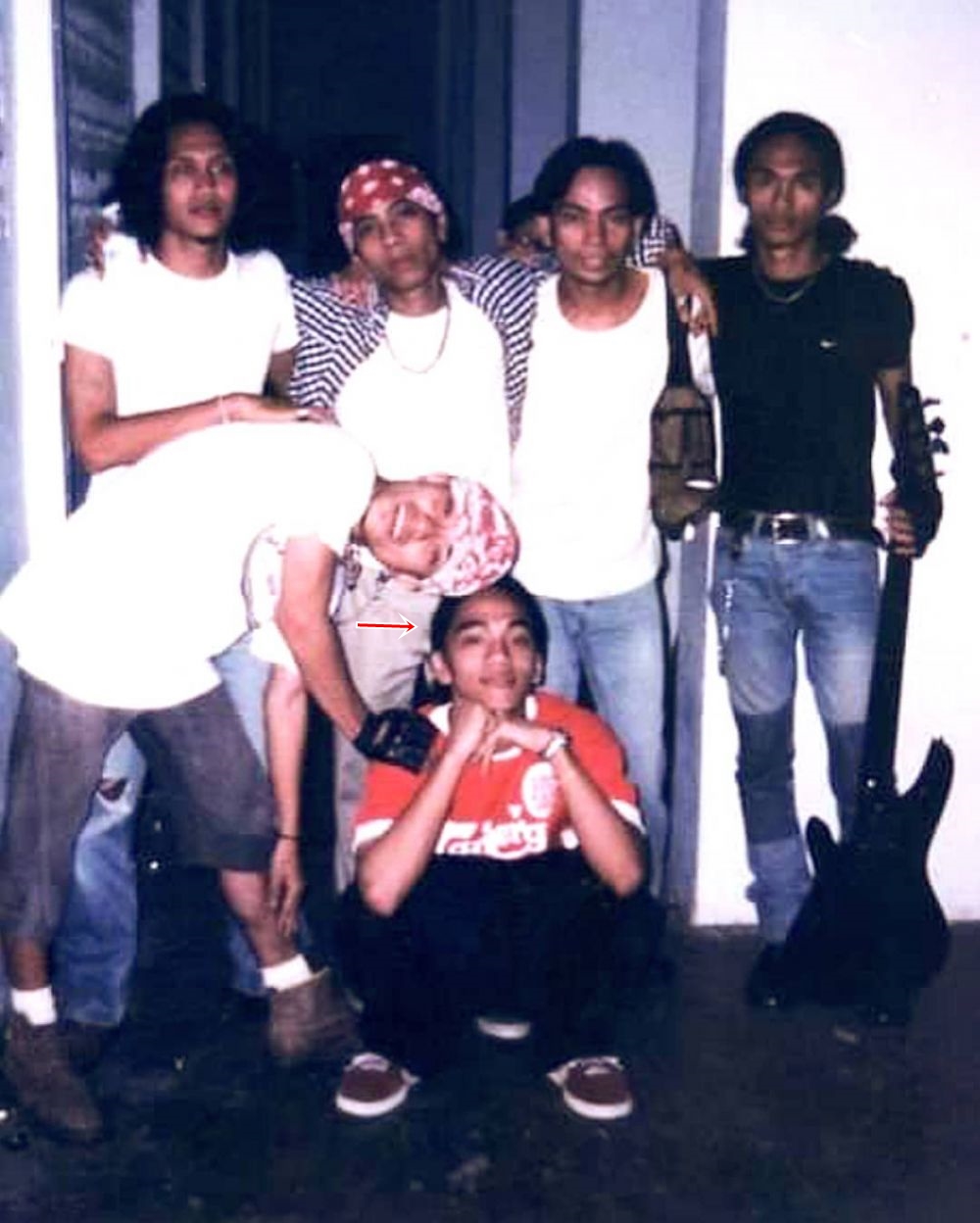 Potret masa remaja 7 gitaris band, Mita The Virgin manglingi