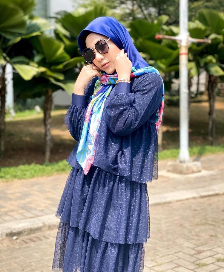 Mantap berhijab, ini 10 potret terbaru penyanyi Liza Aditya