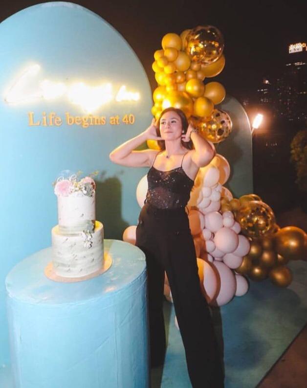 8 Momen perayaan ulang tahun ke-40 Wulan Guritno, kuenya unik