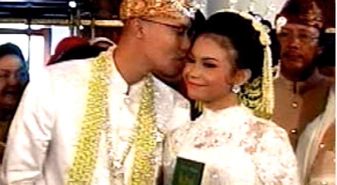 Potret lawas 10 penyanyi saat menikah, Ashanty curi perhatian