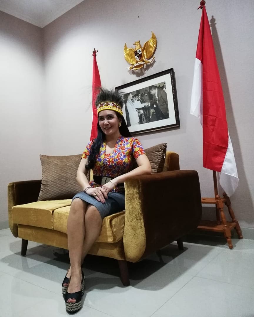 Beda gaya 8 seleb saat menjabat anggota DPR, Krisdayanti memukau