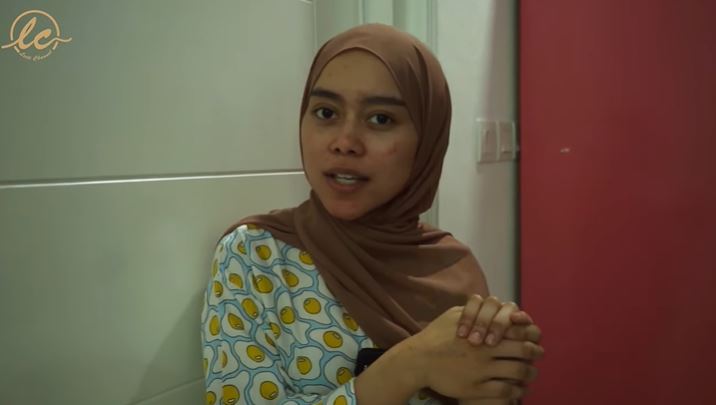 Potret wajah natural 8 seleb cantik saat jalani sahur, tuai pujian