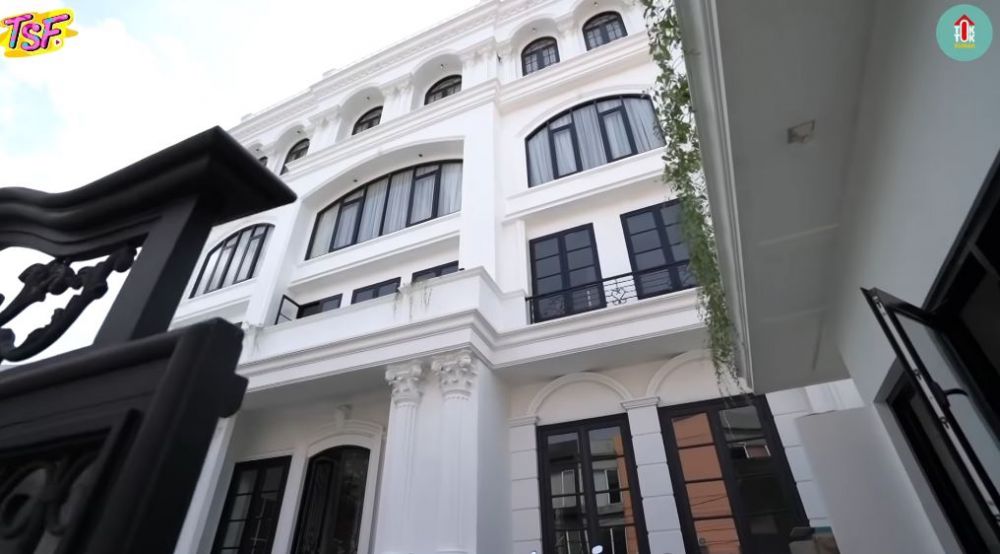 15 Penampakan rumah baru Zaskia Sungkar, empat lantai dan pakai lift