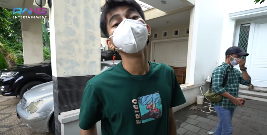 10 Momen Dimas Ahmad latihan vokal, ingin jadi penerus Nike Ardilla