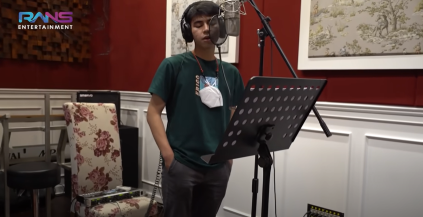 10 Momen Dimas Ahmad latihan vokal, ingin jadi penerus Nike Ardilla