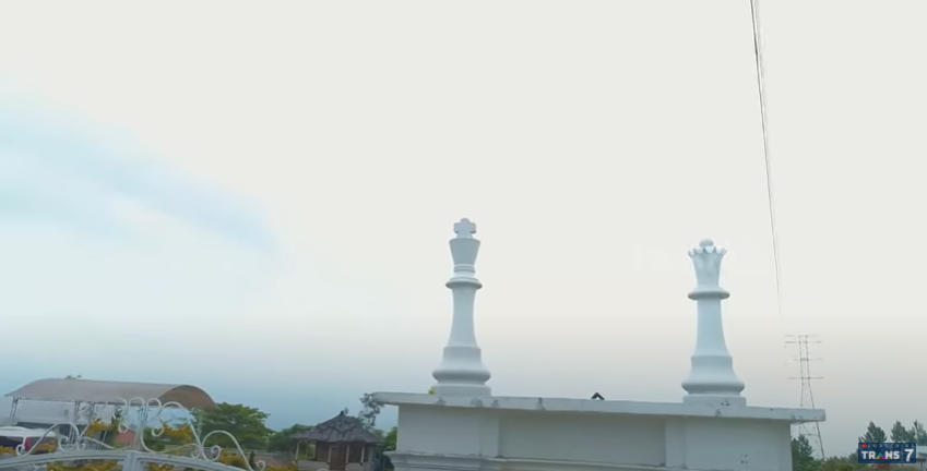 10 Potret rumah mewah GM Irene Sukandar, halamannya super luas