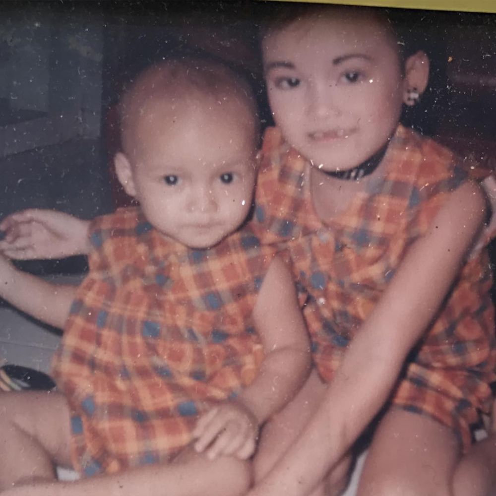 10 Potret masa kecil Ayu Ting Ting pakai makeup, parasnya manglingi