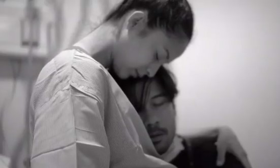 Momen 12 suami seleb dampingi persalinan, haru dan penuh perjuangan