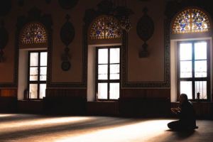 10 Amalan yang dapat menghapus dosa selama bulan Ramadhan