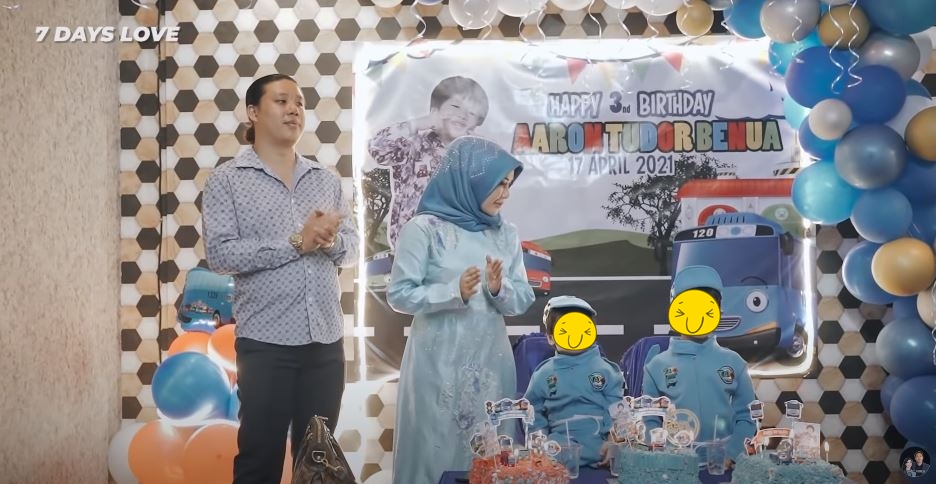 10 Momen perayaan ultah anak Rey Utami, usung tema Tayo serba biru