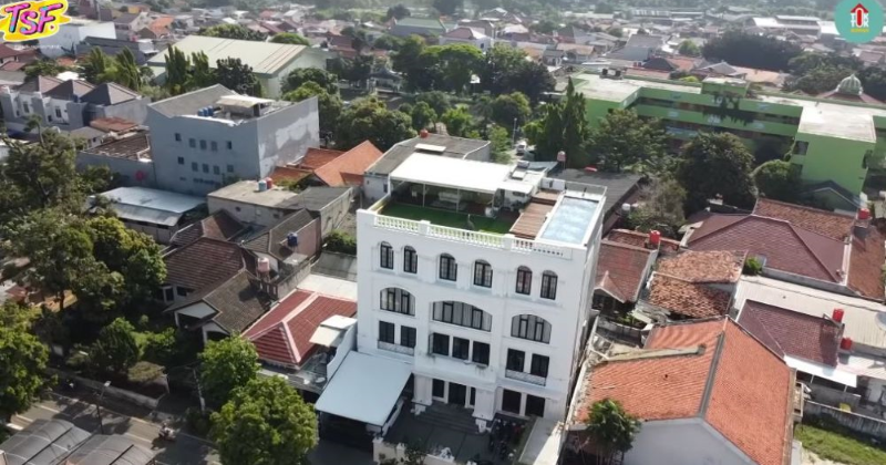 8 Penampakan rooftop rumah Zaskia Sungkar, bak hotel berbintang