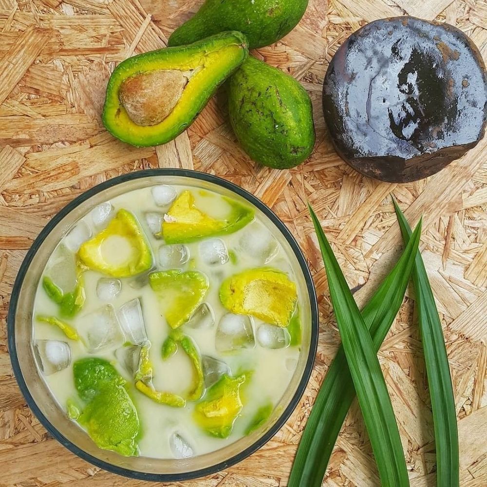 10 Resep minuman buka puasa dari alpukat, segar dan praktis