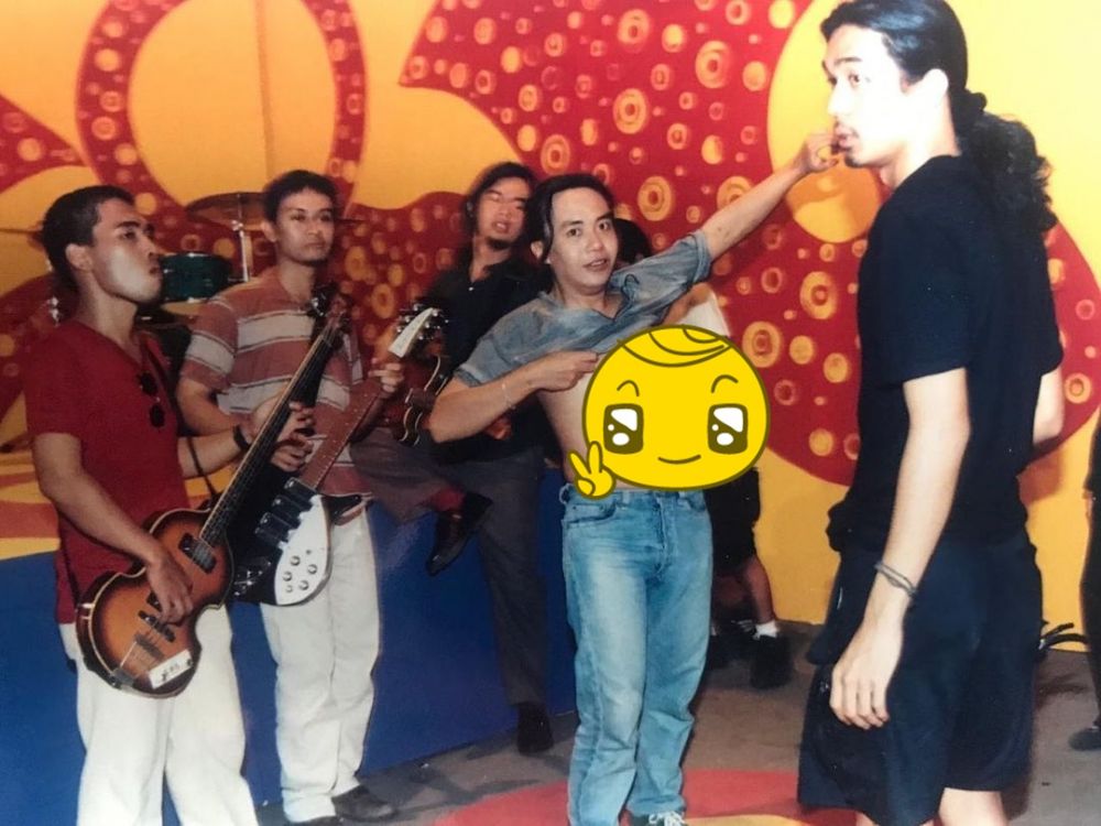 10 Potret lawas Ahmad Dhani dan Ari Lasso, bersahabat sejak SMA