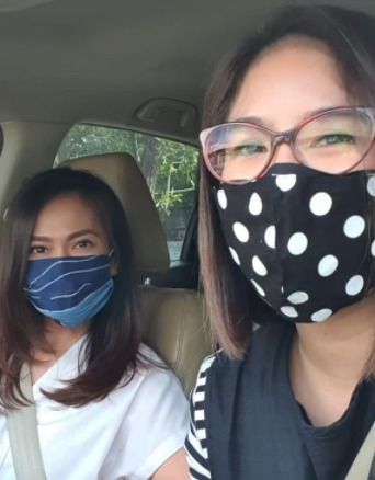 10 Potret kompak Novita Angie dan Ersa Mayori, friendship goals