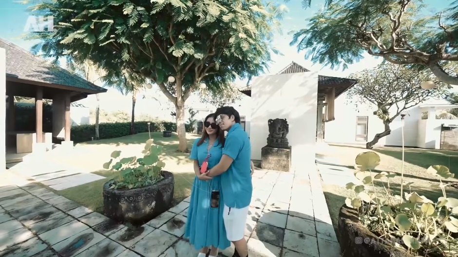 10 Potret vila tempat resepsi Atta dan Aurel, kamarnya menghadap laut