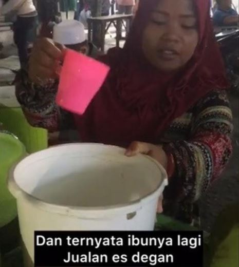 Viral bayi tidur sendirian di trotoar tanpa menangis, kisahnya haru