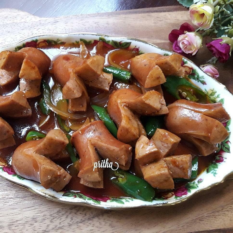 Resep sahur dengan tumis sosis © Instagram Resep sahur dengan tumis sosis © Instagram