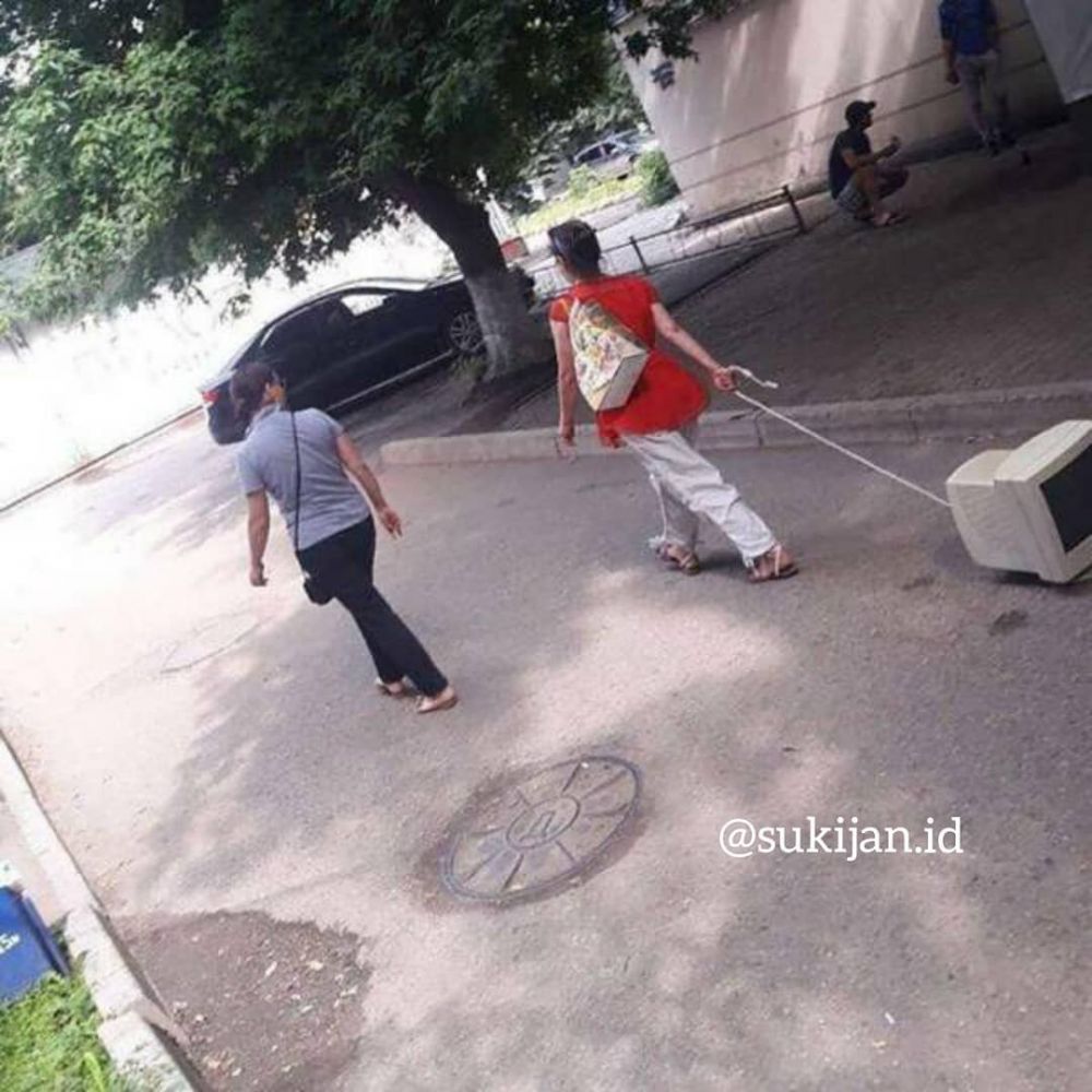 11 Kelakuan emak-emak on the road ini lucunya nggak ada lawan