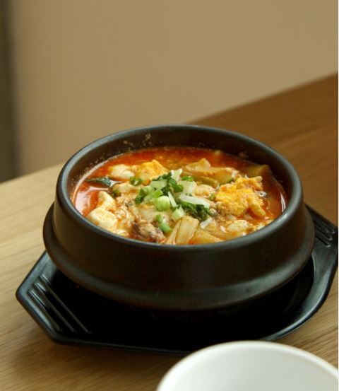 Selain ramyeon, 8 makanan kuah ini sering muncul di K-Drama