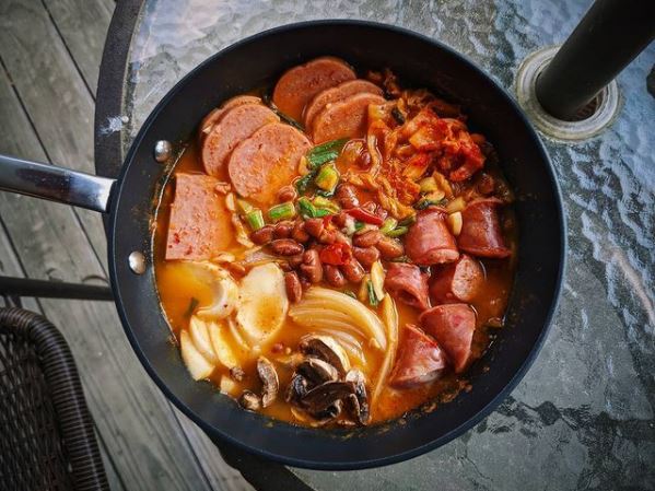 Selain ramyeon, 8 makanan kuah ini sering muncul di K-Drama
