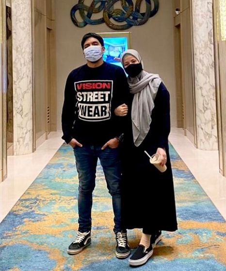 Rayakan hari pernikahan, ini 8 potret kompak Desta dan Natasha Rizky