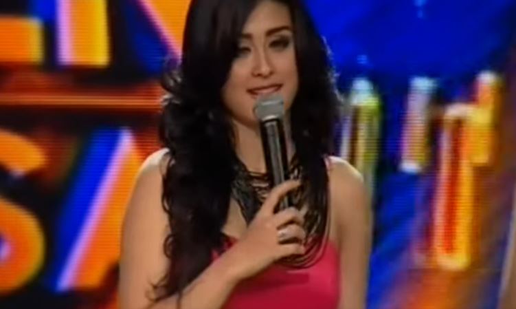 10 Transformasi Selvi Kitty, potret saat remaja curi perhatian