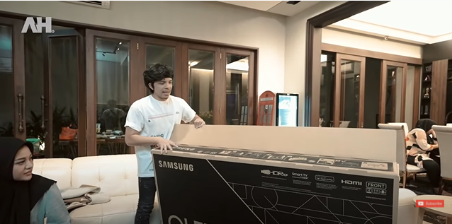 10 Momen Atta & Aurel buka kado nikah dari keluarga Krisdayanti
