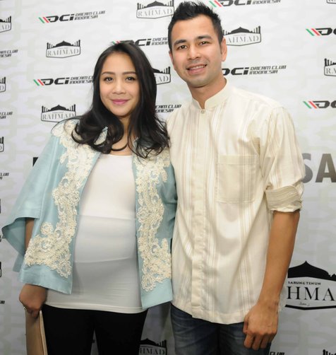 10 Potret lawas Nagita Slavina pamer baby bump saat hamil Rafathar