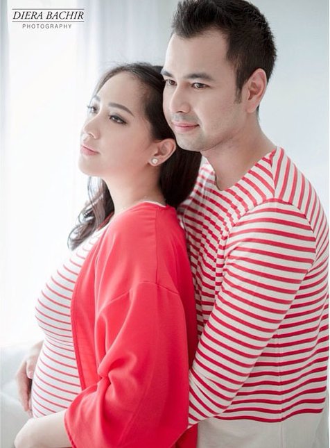 10 Potret lawas Nagita Slavina pamer baby bump saat hamil Rafathar