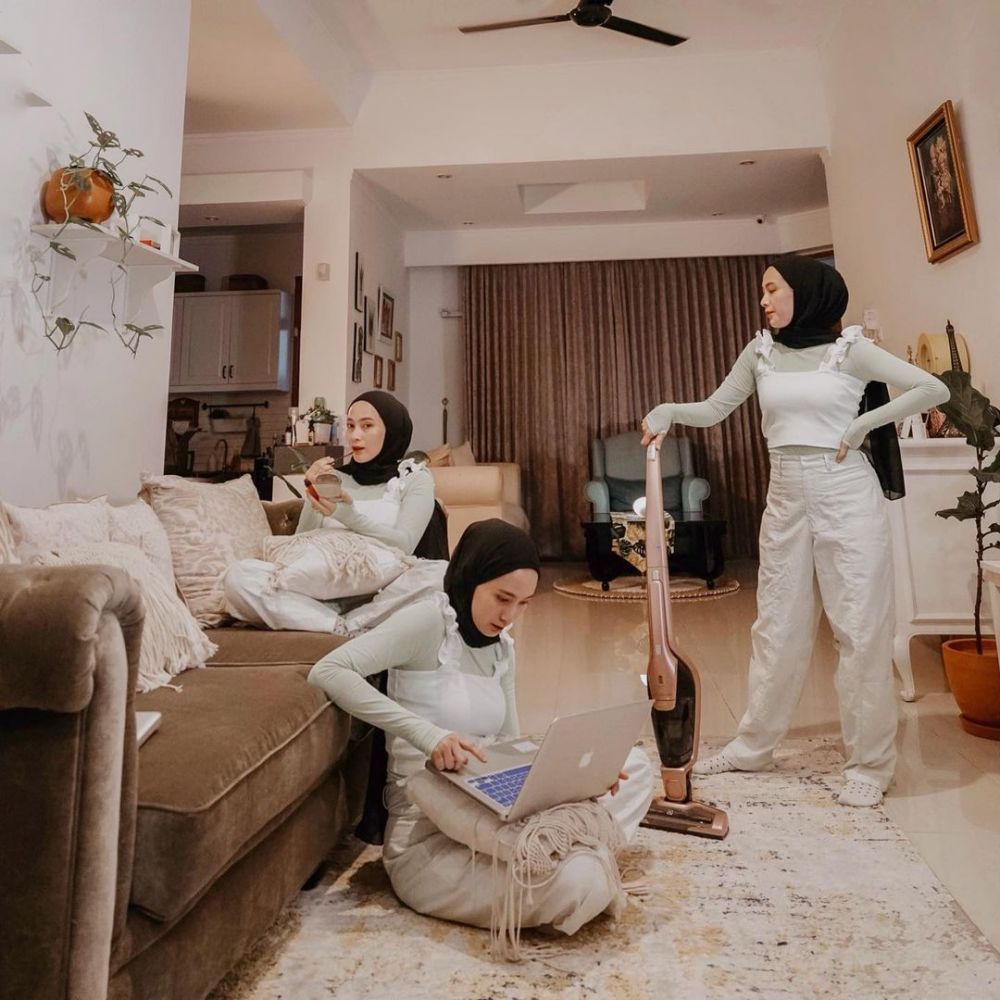 10 Penampakan rumah Melki Bajaj, ruang kerjanya curi perhatian