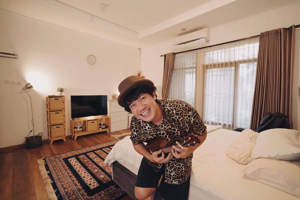 10 Penampakan rumah Melki Bajaj, ruang kerjanya curi perhatian