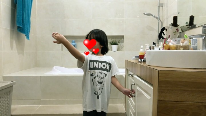 10 Penampakan rumah Melki Bajaj, ruang kerjanya curi perhatian