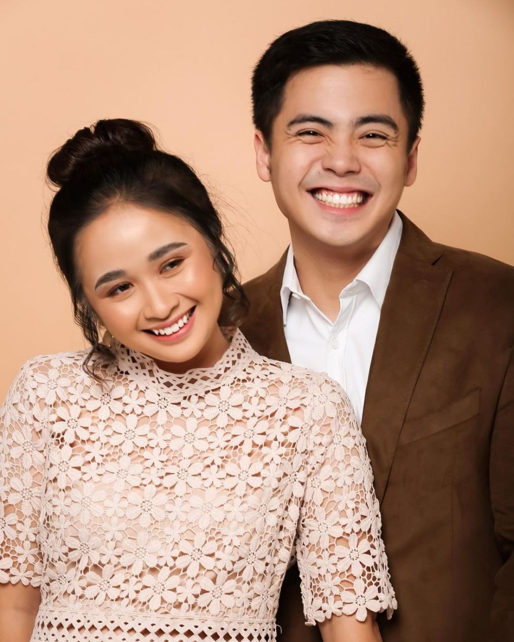 Kerap tampil natural, ini 10 potret Gritte Agatha ber-makeup tebal