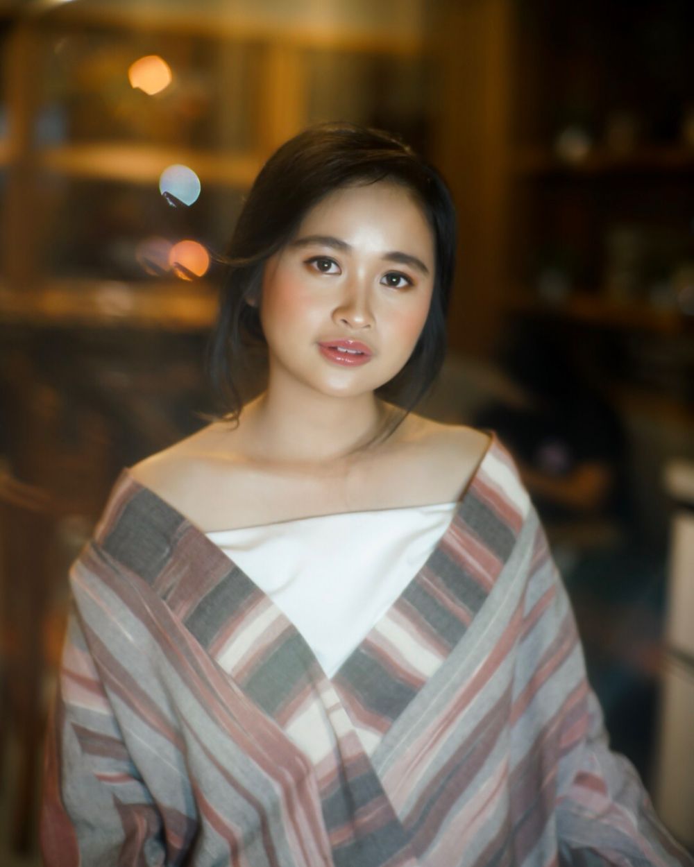 Kerap tampil natural, ini 10 potret Gritte Agatha ber-makeup tebal