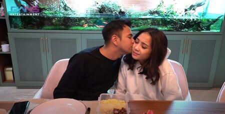 Hamil anak kedua, ini 10 potret Nagita Slavina manja ke Raffi Ahmad