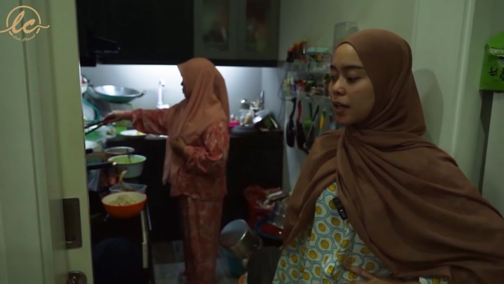 10 Potret Lesty Kejora saat sahur, paras naturalnya curi perhatian