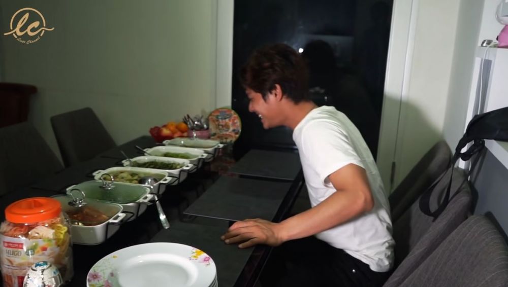 10 Potret Lesty Kejora saat sahur, paras naturalnya curi perhatian