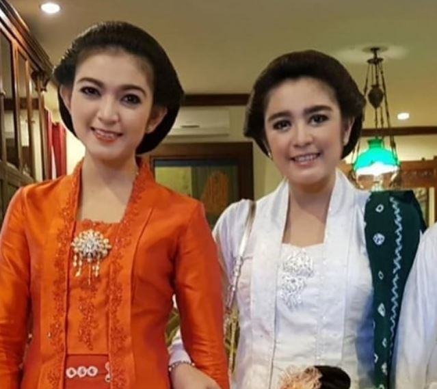10 Beda gaya Kahiyang Ayu dan Selvi Ananda pakai kebaya, elegan