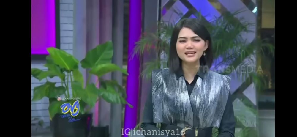 15 Penampilan Rina Nose tiru gaya seleb lain, kocak tapi mirip banget