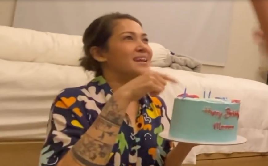 10 Momen kocak kejutan ulang tahun Mieke Amalia ke-44, bikin ngakak